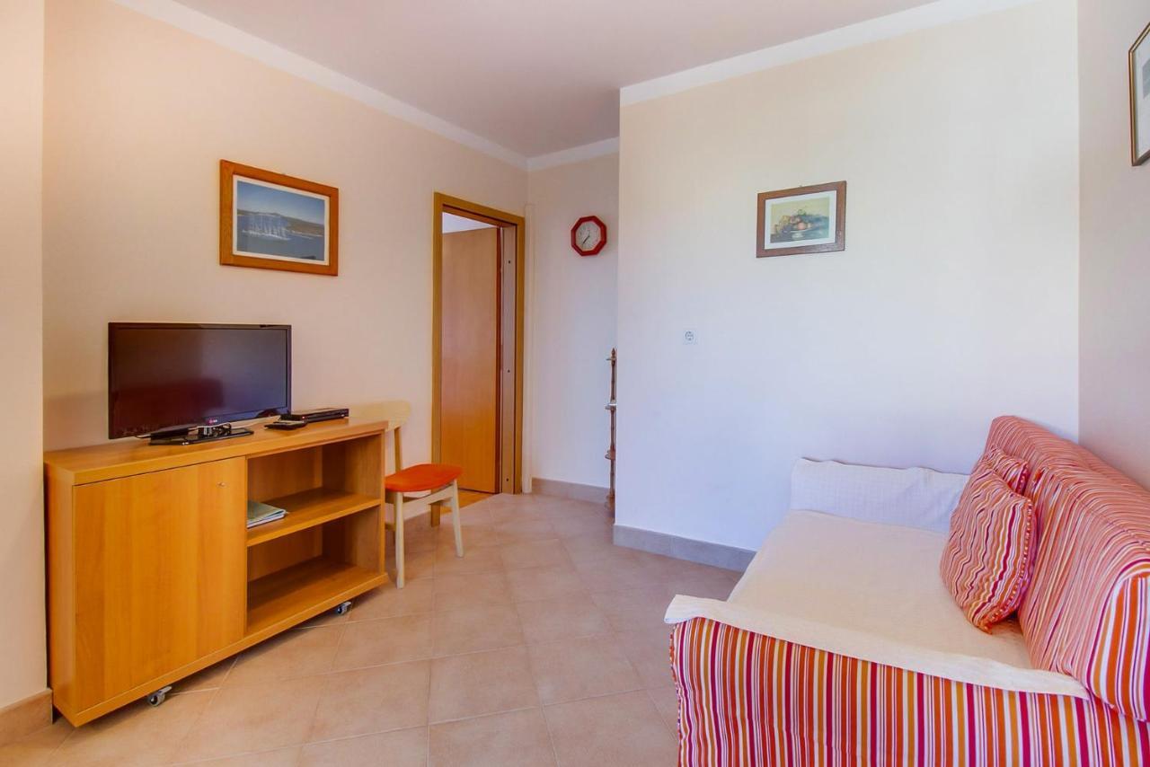 Apartments With A Parking Space มาลีโลชินจ์ ภายนอก รูปภาพ