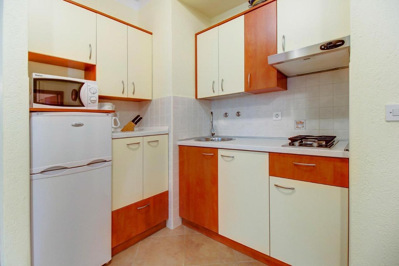 Apartments With A Parking Space มาลีโลชินจ์ ภายนอก รูปภาพ